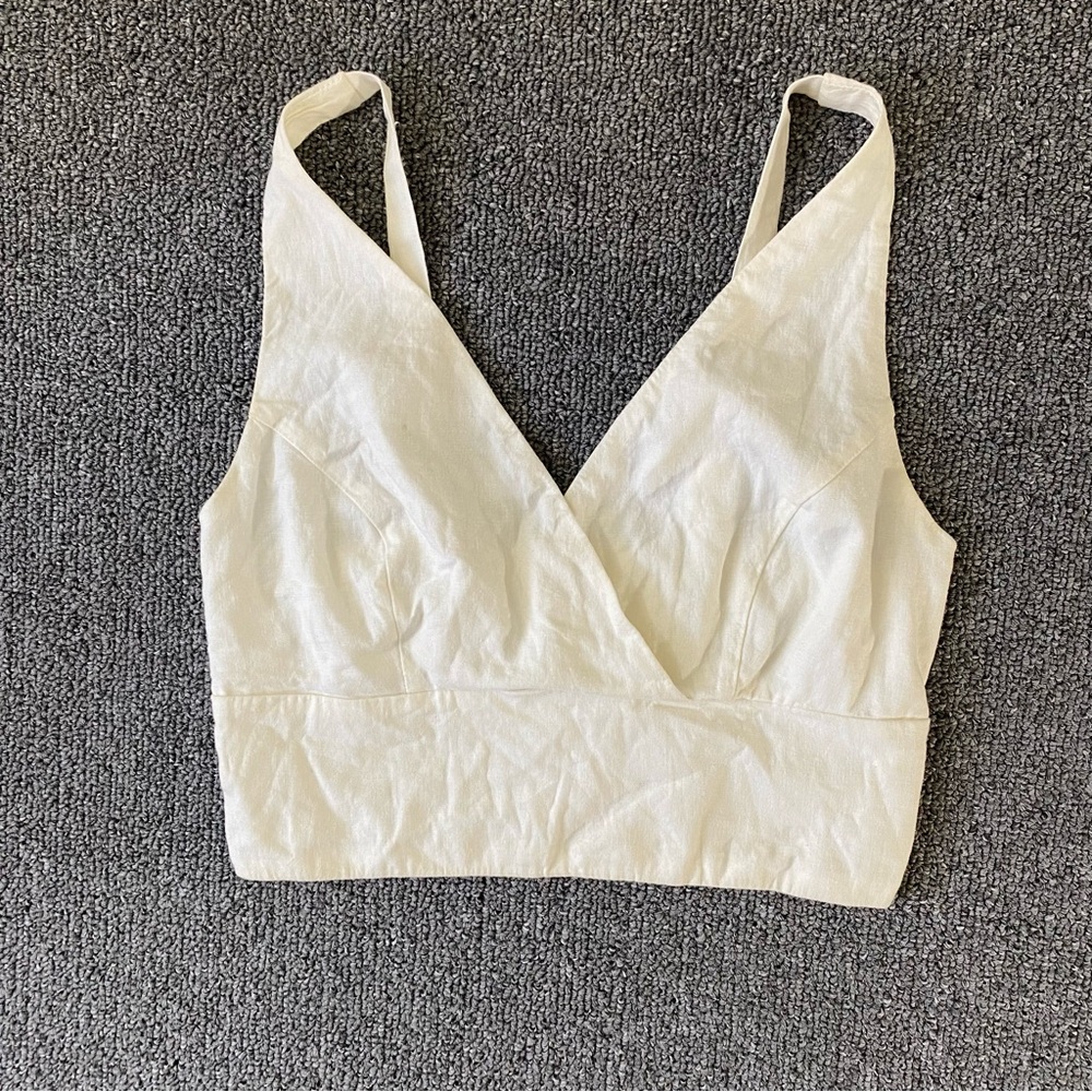 Brandy Melville John Galt White Cream Linen Surplice V-Neck Cropped Tank Top OS